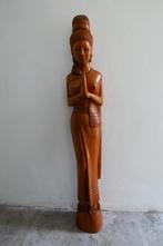 Vintage houten beeld van Sawadee dame Thailand., Antiek en Kunst, Kunst | Beelden en Houtsnijwerken, Ophalen
