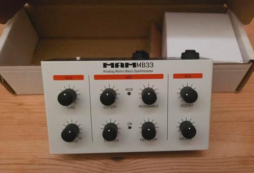 MAM MB33 Retro - Bekende Roland 303 Clone, Muziek en Instrumenten, Soundmodules, Zo goed als nieuw, Ophalen of Verzenden