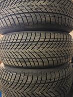 4 pneus hiver goodyear 225/55/17 101V avec 8 mm, Autos : Pièces & Accessoires, Pneus & Jantes, Pneus hiver, Enlèvement, 225 mm