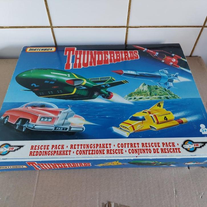 MATCHBOX THUNDERBIRDS TRACY 93 REDDINGSPAKKETSET + 3 X RAKET, Verzamelen, Speelgoed, Gebruikt, Ophalen of Verzenden
