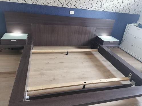 Bedframe met nachttafeltjes eraan, Huis en Inrichting, Slaapkamer | Bedden, Gebruikt, Tweepersoons, Overige maten, Overige maten