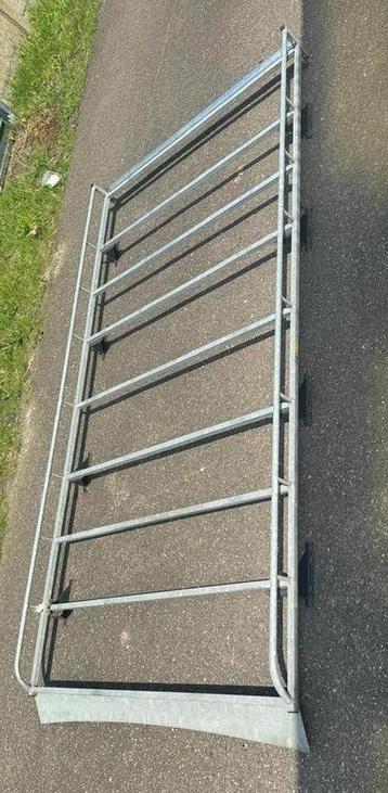Dakdrager met ladderrol komt van een Opel Vivaro  beschikbaar voor biedingen