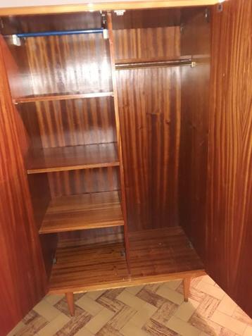 garde robes 2 portes 1 côté penderie beschikbaar voor biedingen