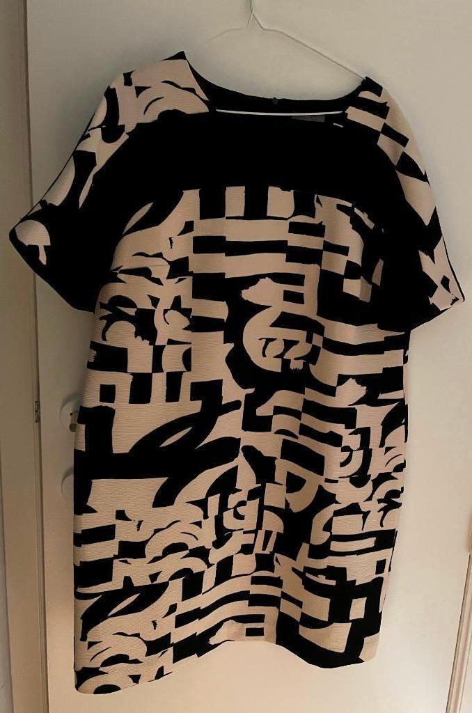 Mooie jurk, Kleding | Dames, Jurken, Zo goed als nieuw, Maat 42/44 (L), Overige kleuren, Ophalen of Verzenden