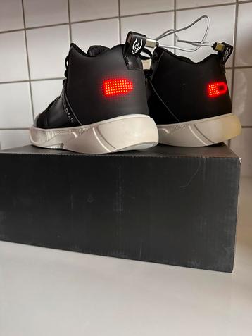 Futur shoes T44 LED basket led