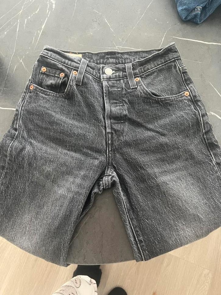Grijze levi’s broek, Kleding | Dames, Broeken en Pantalons, Zo goed als nieuw, Maat 34 (XS) of kleiner, Grijs, Lang, Ophalen