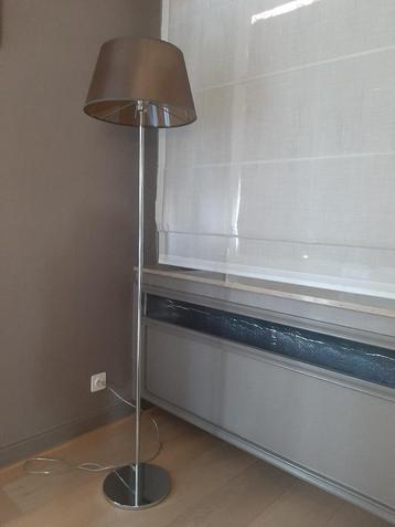 Staande lamp beschikbaar voor biedingen