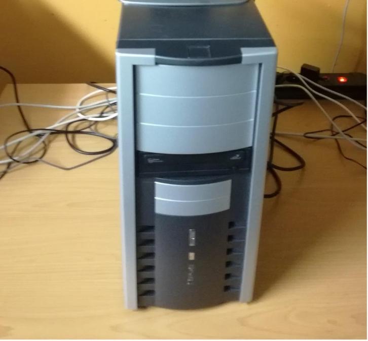 Computer (Enkel blok), Informatique & Logiciels, Ordinateurs de bureau, Utilisé, SSD, Enlèvement