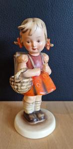 Figurine Dear Goebel Hummel n° 81 « Écolière », Antiquités & Art, Enlèvement ou Envoi