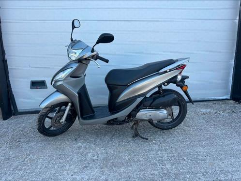 Honda vision b klasse, Fietsen en Brommers, Brommeronderdelen | Scooters, Zo goed als nieuw, Honda, Ophalen