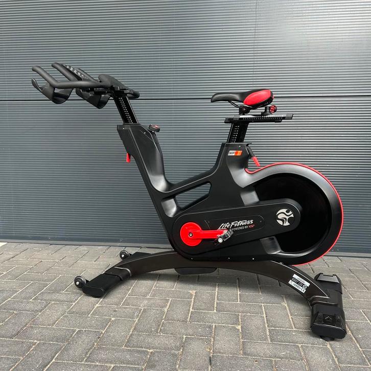 Life fitness IC7 2.0 tft bj 2020 spinning zwift hometrainer, Sports & Fitness, Équipement de fitness, Comme neuf, Enlèvement