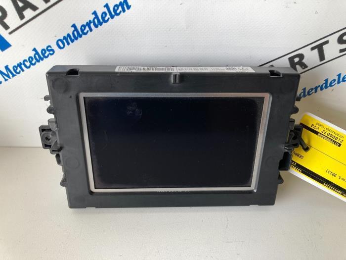Navigatie Display van een Mercedes C-Klasse, Auto-onderdelen, Elektronica en Kabels, Mercedes-Benz, Gebruikt, 3 maanden garantie