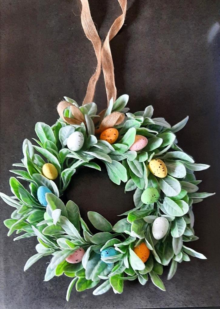 Te koop: Mooie kunstkrans met eitjes voor Pasen., Diversen, Pasen, Nieuw, Ophalen of Verzenden