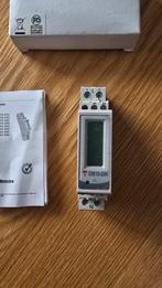 Compteur électrique Carlo Gavazzi 230 V avec écran LCD P831, Bricolage & Construction, Enlèvement ou Envoi, Neuf, Autres types