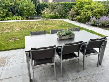 Tuintafel + 6 stoelen beschikbaar voor biedingen