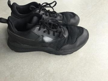 Reebok sportschoenen 37 beschikbaar voor biedingen