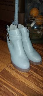 Comme une nouvelle taille 41. Bottes gris clair pour femmes, Enlèvement ou Envoi