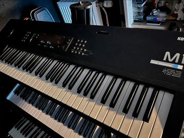 Synthé M1 avec cartes de sons beschikbaar voor biedingen