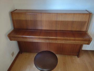 piano petrof beschikbaar voor biedingen