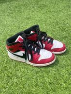 Jordan 1 mid chicago maat 36.5, Sneakers et Baskets, Jordan, Porté, Rouge