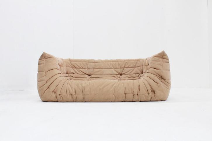 Togo Moyen sofa Michel Ducaroy Ligne Roset Alcantara, Huis en Inrichting, Zetels | Zetels, Gebruikt, Rechte bank, Driepersoons