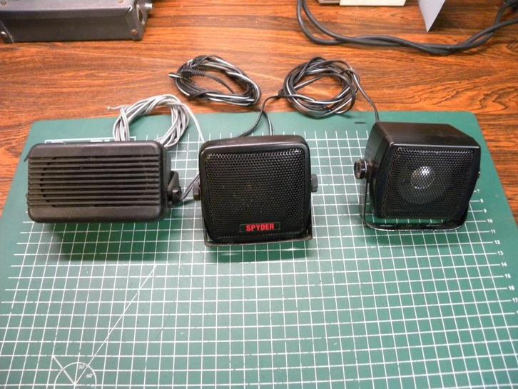 3 kleine speakers voor bv in de auto voor je transceiver/cb, Telecommunicatie, Zenders en Ontvangers, Zo goed als nieuw, Zender en Ontvanger