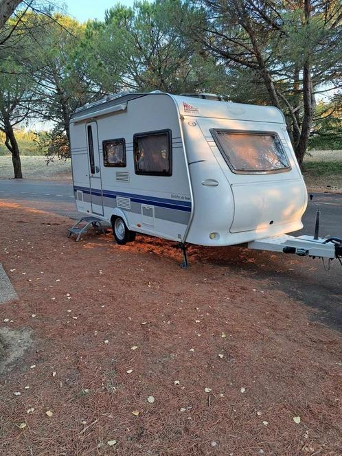 Caravane hobby, Caravanes & Camping, Caravanes, Particulier, jusqu'à 4, 1000 - 1250 kg, Hobby, Lit fixe, Airco, Porte moustiquaire