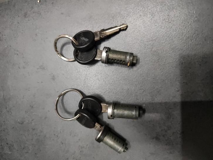 Cilindersloten met sleutels!, Caravans en Kamperen, Overige Caravans en Kamperen, Zo goed als nieuw, Ophalen of Verzenden