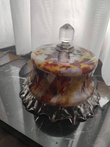 2 snoeppotjes (bonbonnieres) beschikbaar voor biedingen