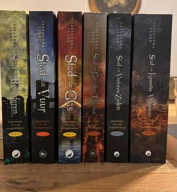Cassandra Clare - boekenreeks beschikbaar voor biedingen