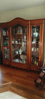 antieke vitrinekast (of linnenkast), Ophalen