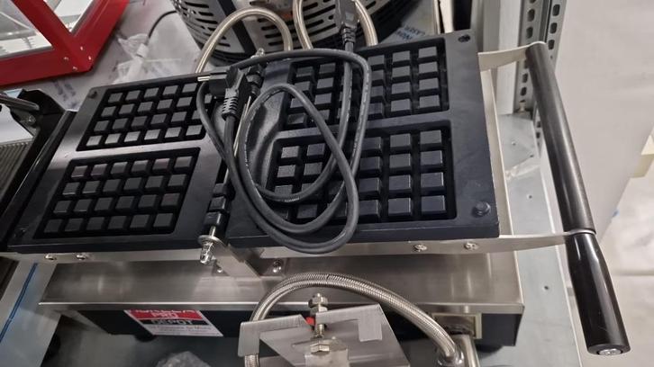 2-delig elektrisch wafelijzer en crêpemaker, Huis en Inrichting, Keuken | Keukenbenodigdheden, Nieuw, Verzenden