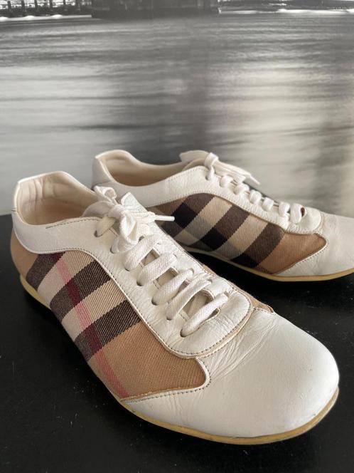 BURBERRY - sportieve schoen 38 - AUTHENTIEK!!, Kleding | Dames, Schoenen, Zo goed als nieuw, Sneakers, Bruin, Verzenden