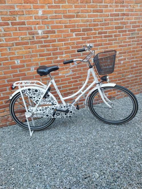 Oma's fiets 24 inch., Fietsen en Brommers, Fietsen | Dames | Omafietsen, Zo goed als nieuw, Ophalen