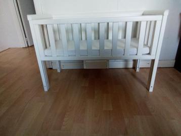 Babybedje beschikbaar voor biedingen