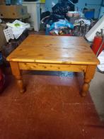 table basse en bois 73 cm sur 73 cm et 42 cm hauteur