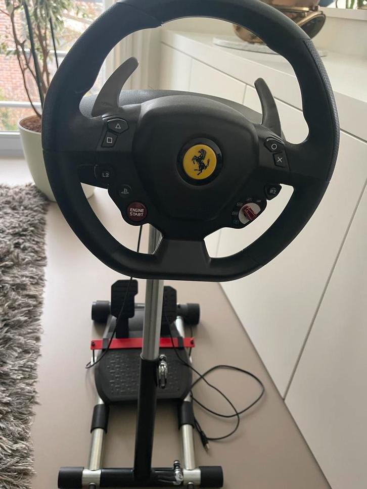 Racestuur Ferrari Thurstmasters met staander, Consoles de jeu & Jeux vidéo, Consoles de jeu | Autre, Comme neuf, Enlèvement