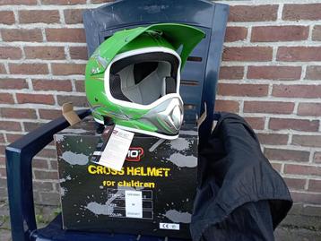 Cross/bmx helm maat m53/54 disponible aux enchères