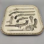 Vintage Piero Fornasetti 'Pistole' dienblad, Ophalen of Verzenden, Gebruikt, Vierkant, Metaal