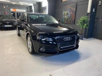 AUDI A4 BERLINE ** ATTRACTION ** 12 MOIS DE GARANTIE disponible aux enchères