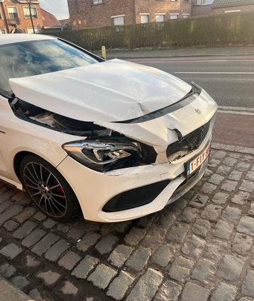 Mercedes CLA 2.2D amg pack (edition) sedan euro6b 2017, Mercedes-Benz, Automatique, Enlèvement, 2200 cm³