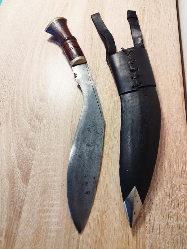 Nepalese kukri met schede en schedehouder 90€., Verzamelen, Militaria | Algemeen, Overige soorten, Verzenden