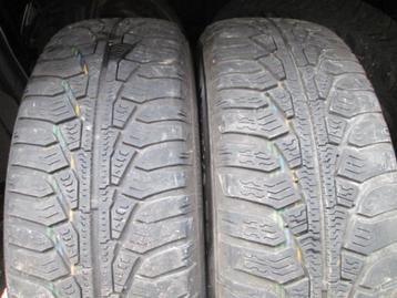 4 Pneus hiver sur jantes + 4 Enjoliveurs beschikbaar voor biedingen