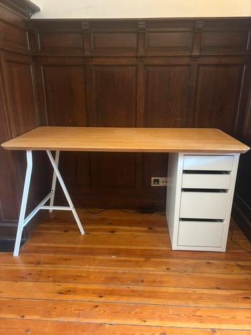 Bureau Ikea - plateau Anffallare - tréteaux Lerberg beschikbaar voor biedingen