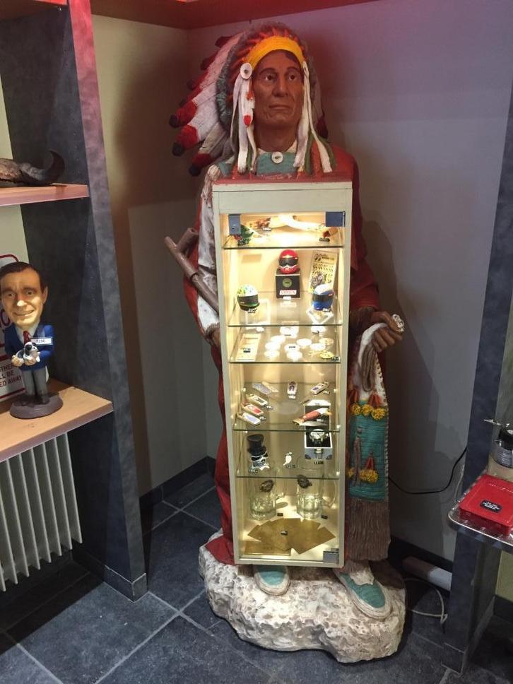 Exclusieve vitrinekast Indiaan 185Cm Hoogte, Huis en Inrichting, Kasten | Vitrinekasten, Zo goed als nieuw, 150 tot 200 cm, 50 tot 100 cm