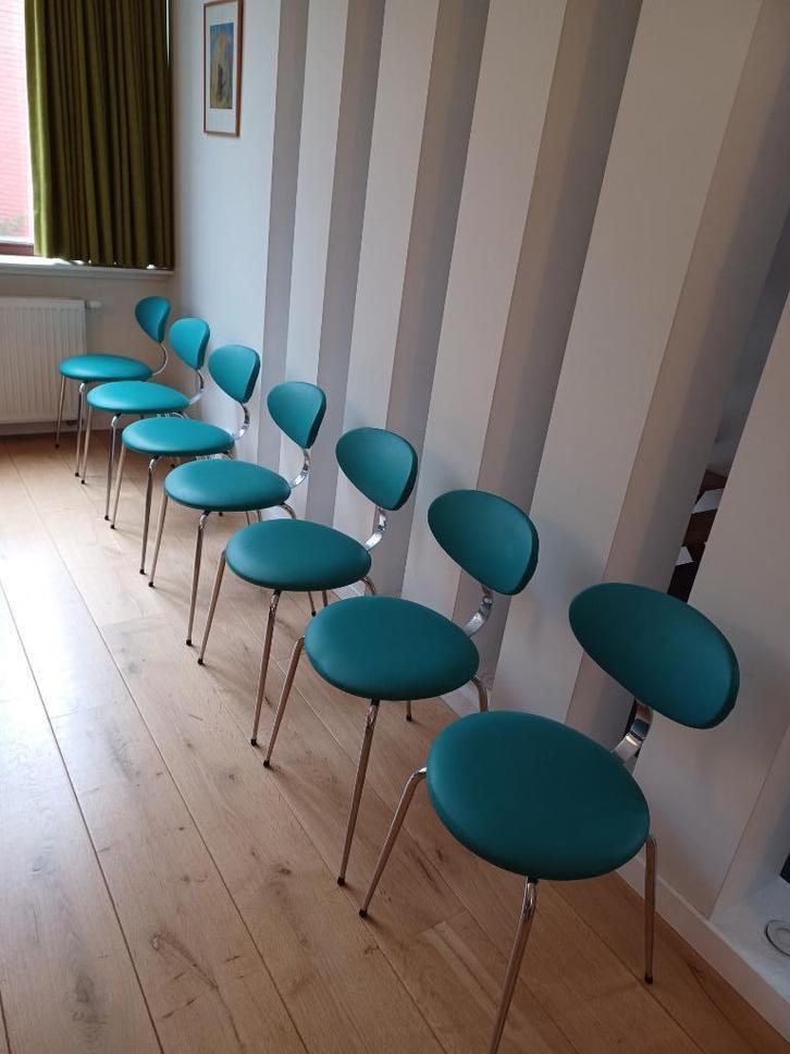 7 azuurblauwe stoelen Rudi Verelst, Huis en Inrichting, Stoelen, Gebruikt, Vijf, Zes of meer stoelen, Metaal, Overige materialen