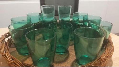 13 glazen in groen rookglas - Arcoroc France (setprijs), Huis en Inrichting, Keuken | Servies, Zo goed als nieuw, Glas of Glazen