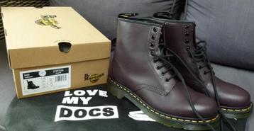 Splinternieuwe Dr. Martens M41 beschikbaar voor biedingen
