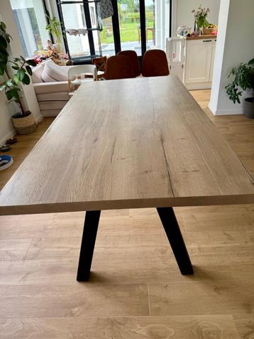 Eettafel 200*100 beschikbaar voor biedingen