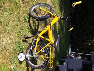 KINDERFIETS VOOR +/- 3  -  4 JARIGE beschikbaar voor biedingen